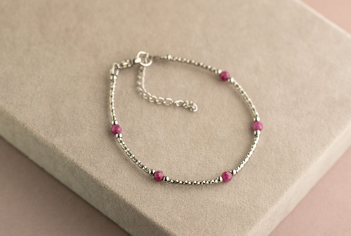 Браслет с корундом артикул BRB437